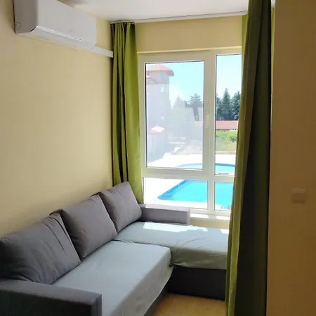 Photinia * Byala (Varna)