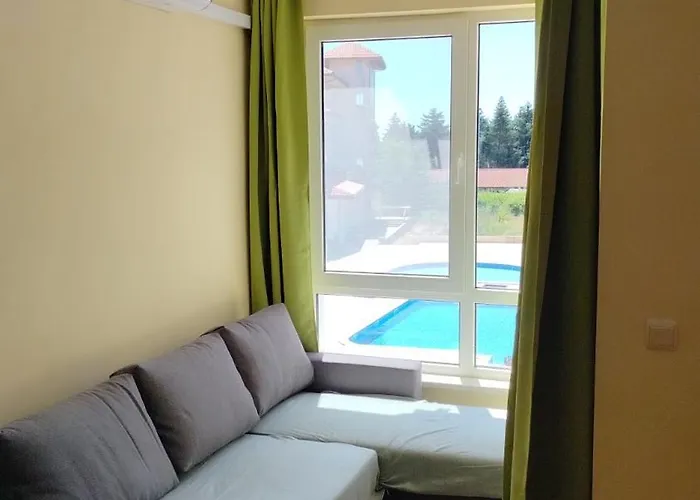 Photinia * Byala (Varna)